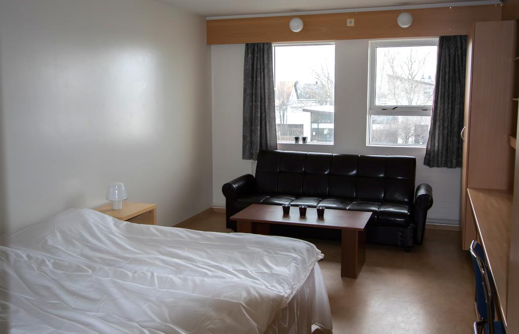Akranes Guesthouse - Staywest ภายนอก รูปภาพ